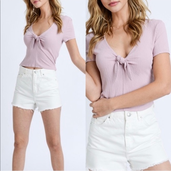 🦋 3/$20 (2 Available Colors) Front Tie Crop Top - Picture 5 of 6